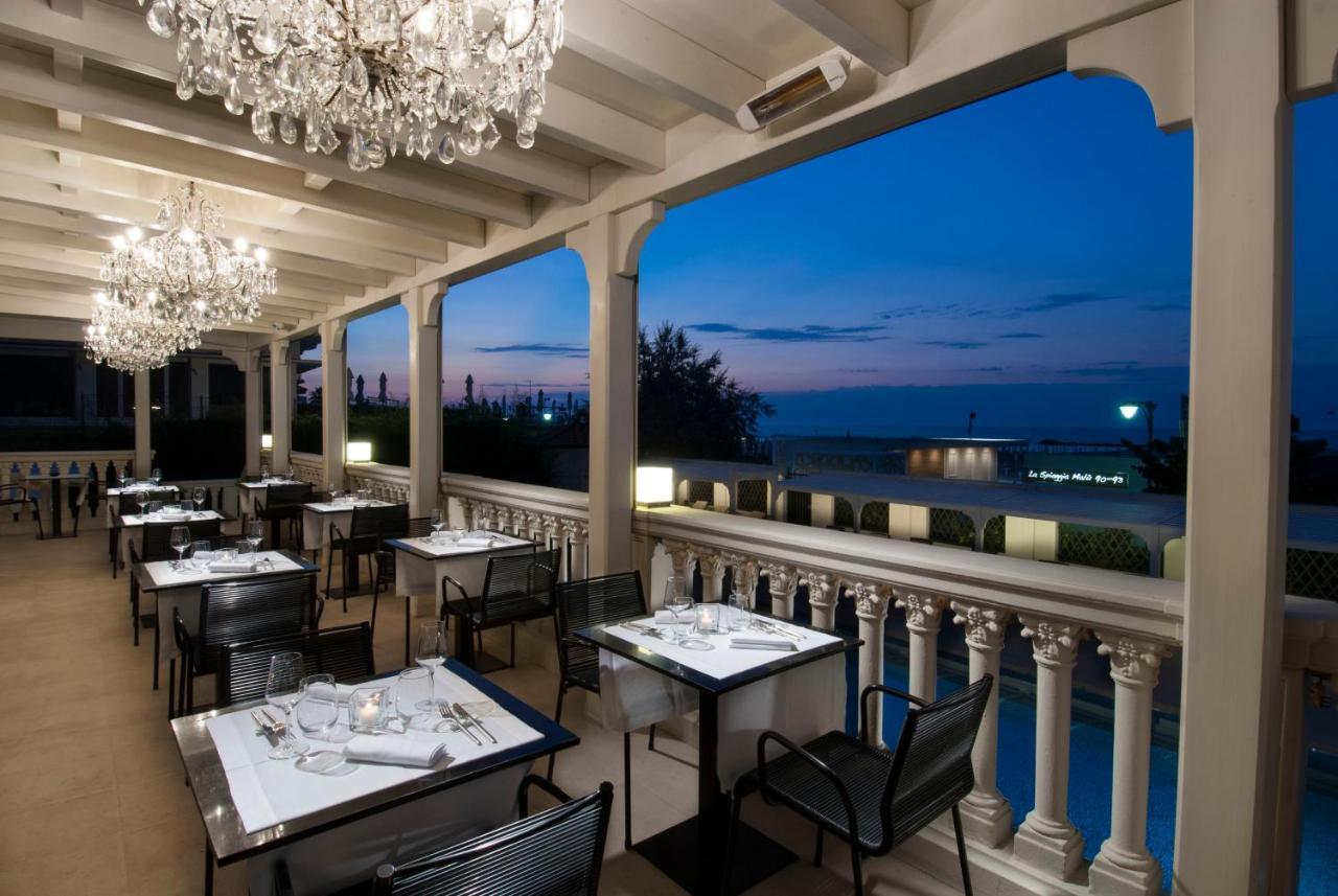 Hotel Carducci 76 Cattolica Esterno foto