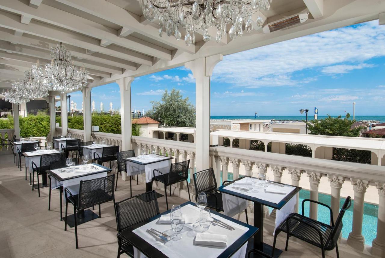 Hotel Carducci 76 Cattolica Esterno foto