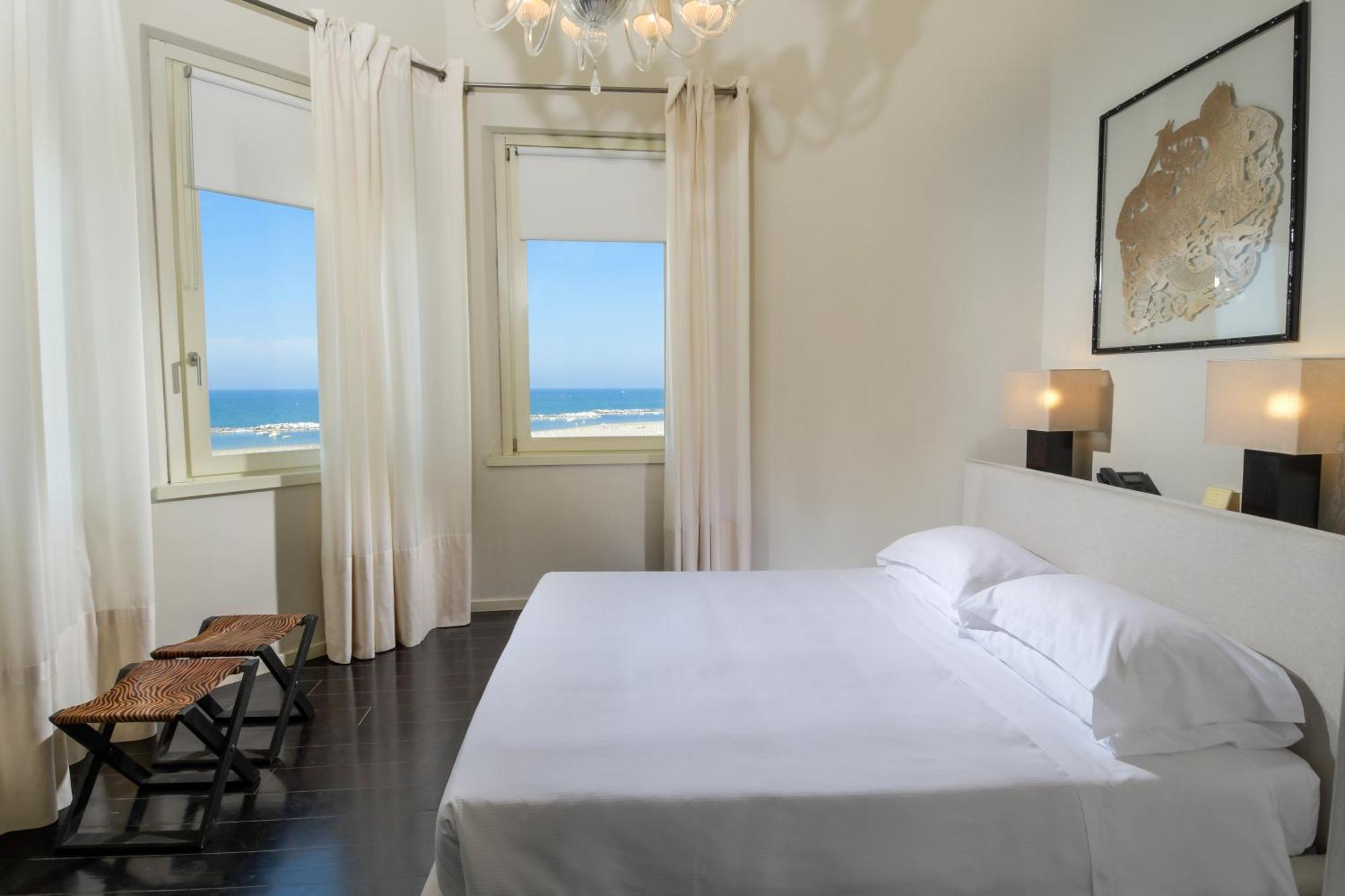 Hotel Carducci 76 Cattolica Esterno foto