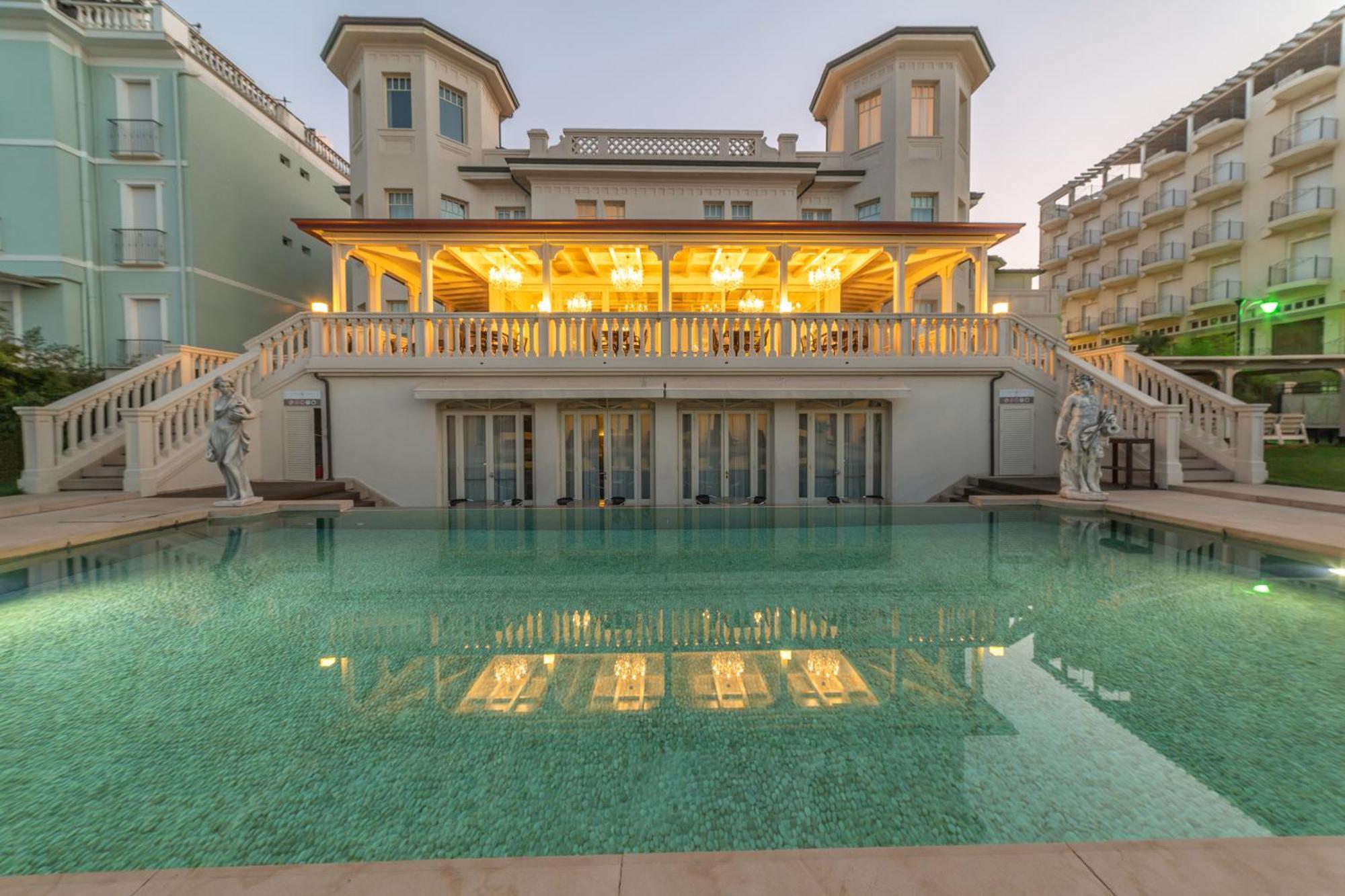Hotel Carducci 76 Cattolica Esterno foto