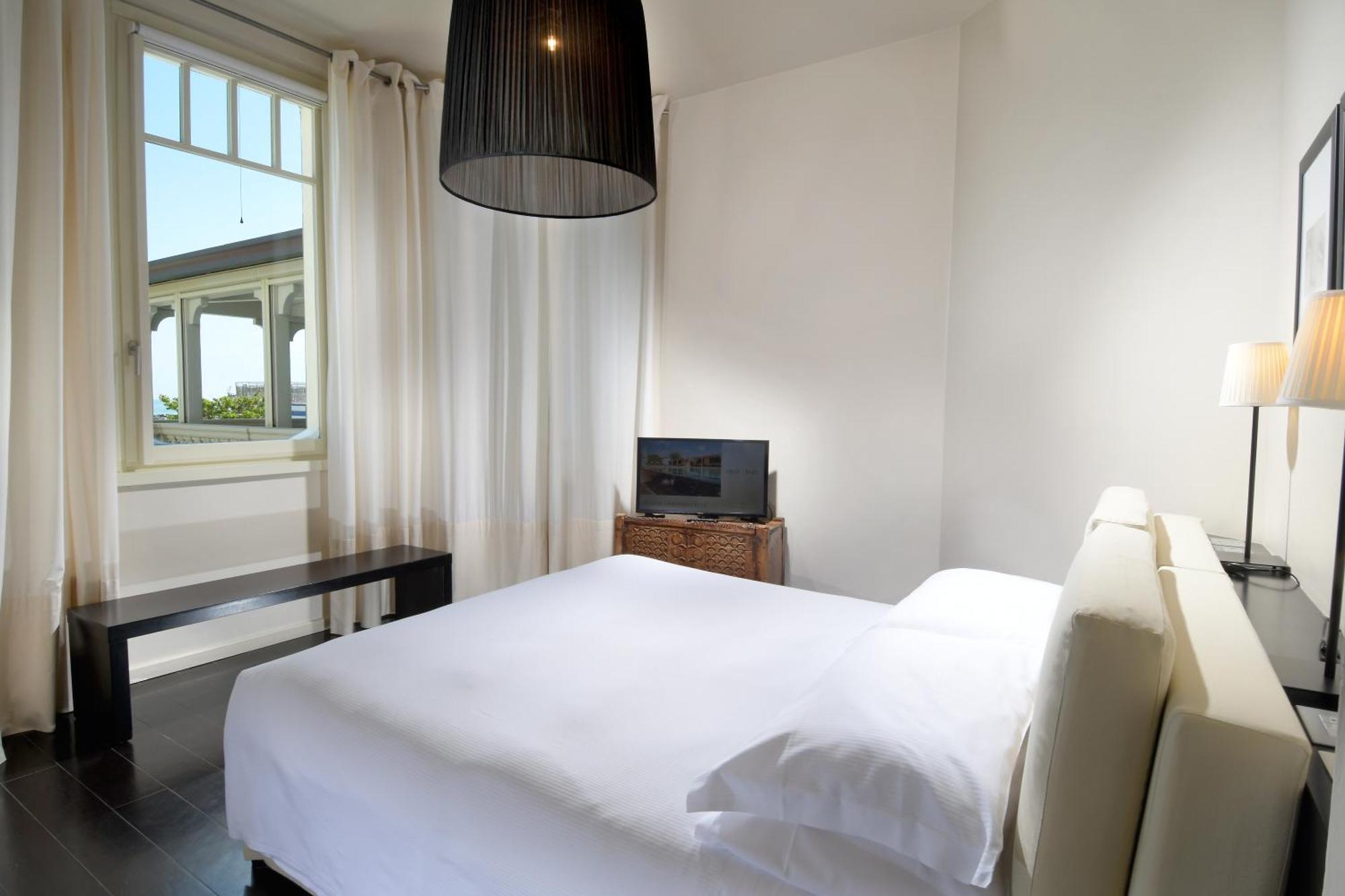 Hotel Carducci 76 Cattolica Esterno foto